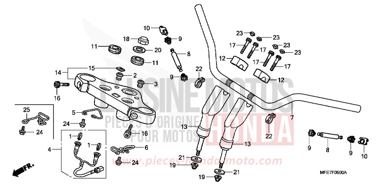 HANDLE PIPE/TOP BRIDGE (VT750C2/C2F/C2S) for Shadow Aero GRAPHITE BLACK (NHB01B) from 2010